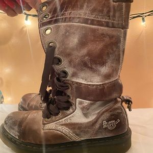 DOC MARTEN BOOTS
